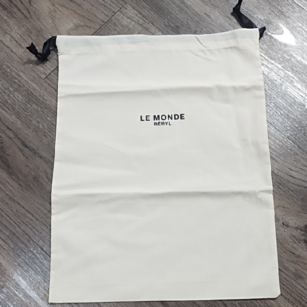 LE MONDE BERYL Cream Drawstring Dust Bag